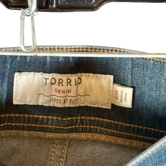 Torrid Women's 6 (Size 6X or 30) Skinny Fit Lean Jean Cropped Jeans Stretch - Picture 5 of 13